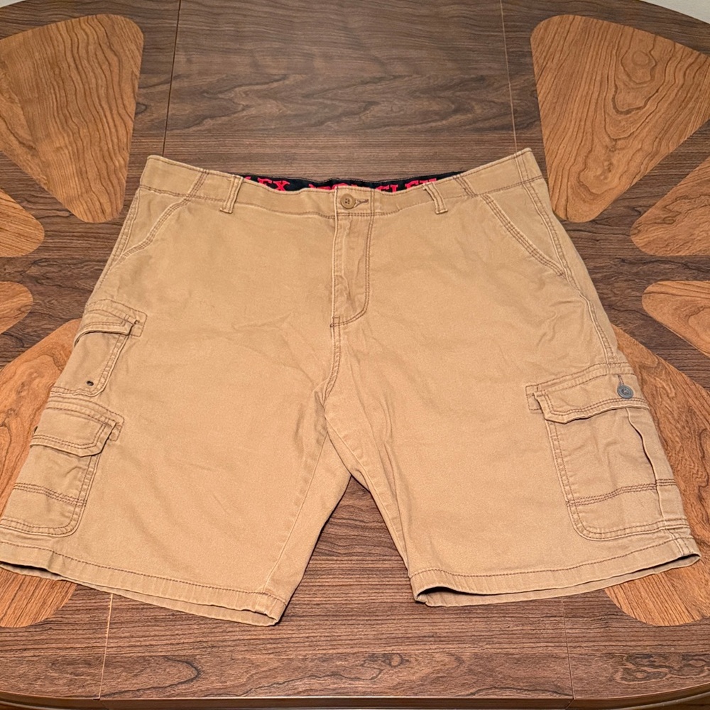 Iron Flex - Men's Cargo Shorts - 38 - pilling in crotch